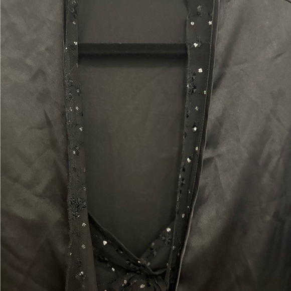 Delicates Black Sleeveless Nightgown and Robe - Picture 13 of 16